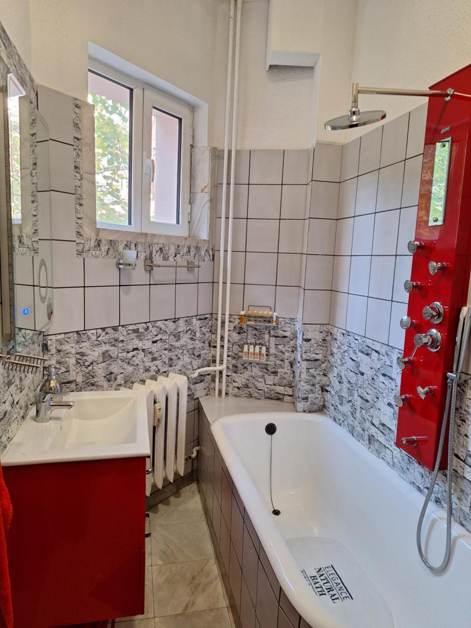 Top Center Cozy And Spacious Apartment Sofia Esterno foto
